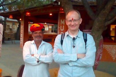 Private Day Tour of Jaipur with a Guide and Including Lunch - Starting with pickup and a guide you can actually ask things to