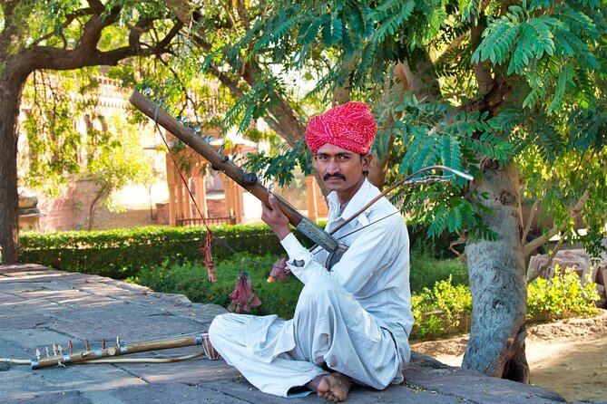 Private Day Tour of Jaipur with a Guide and Including Lunch - City Palace of Jaipur: where Rajput and Mughal style meet