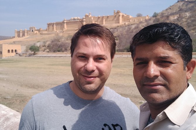 Private Full Day Jaipur Sightseeing With Tickets - Bapu Bazaar: Souvenirs, Textiles, and a Practical Shopping Window