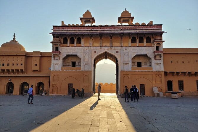 Private Full Day Tour of Jaipur Historical and Heritage Places - A full day that strings together Jaipur’s biggest heritage stops