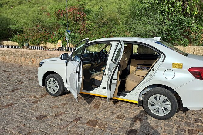 Private Jaipur Arrival Transfer - Airport to Hotel/Accommodation - The 30-Minute Ride: AC, Luggage, and a Calm Start