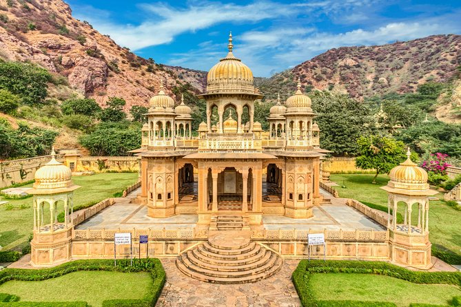 Private Jaipur Sightseeing Tour by Tuk-Tuk - Amer Fort on a hilltop: the main event
