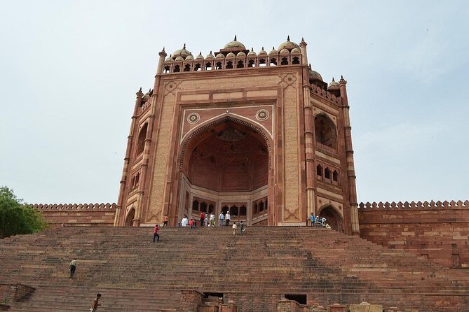 Private Taj Mahal and Fatehpur Sikri Day Trip from Jaipur - Agra Fort: Red Sandstone Views and Mughal Power
