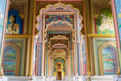 Private Tour of Jaipur's Most Instagrammable & Photogenic Spots - Getting around Jaipur: a/c sedan or private tuk-tuk