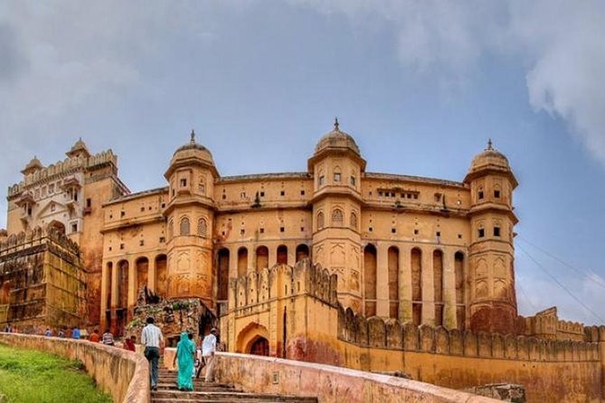 Private Transfer : Jaipur To Delhi with Private Transportation - Pickup in Jaipur: what “any location” means in real life