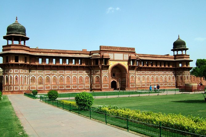 Taj Mahal and Agra Day Tour from Jaipur ending in Delhi by Train - The AC train to Delhi: why the included ticket matters