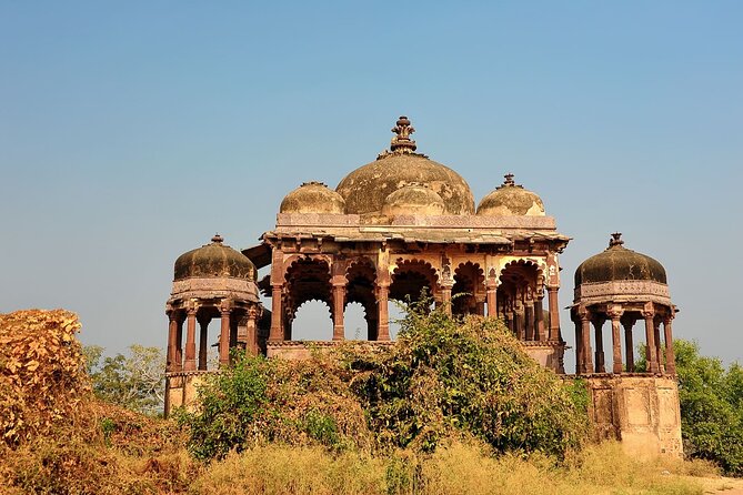 Two Night Safari Experience Ranthambore National Park &Transfers - Ranthambore Fort and Ganesh Temple: cultural stops between wildlife moments
